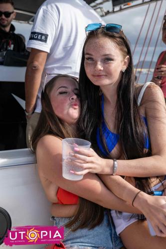 P1094718